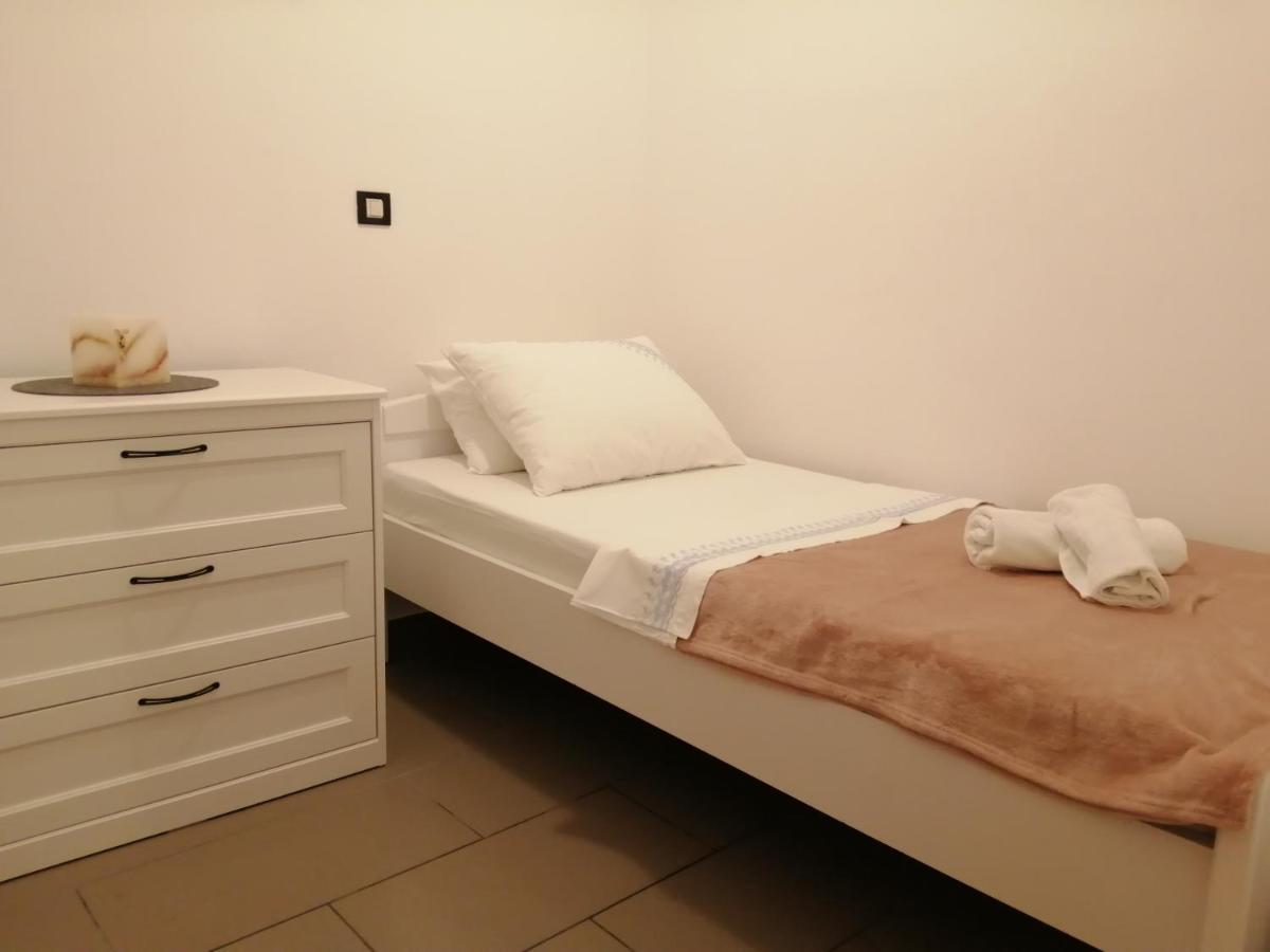 Apartmani Nizic ยาดราโนโว ภายนอก รูปภาพ