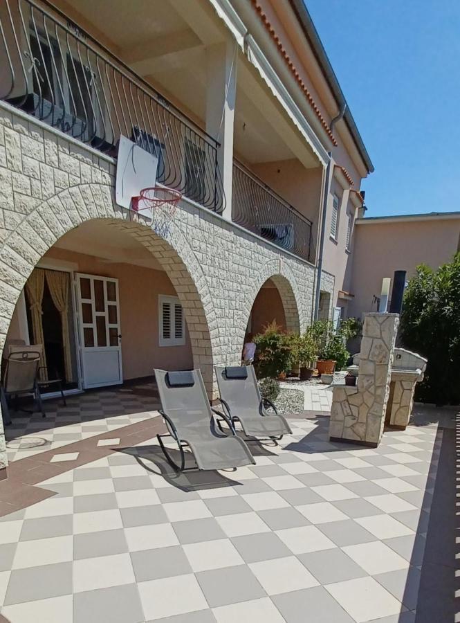 Apartmani Nizic ยาดราโนโว ภายนอก รูปภาพ